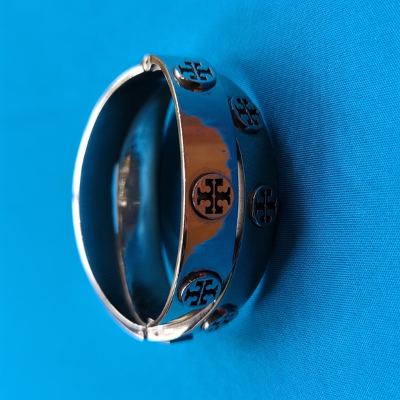Tory Burch Metal Double-Wrap Logo Bracelet - Picture 3 of 8